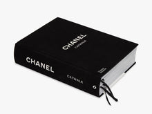 Load image into Gallery viewer, Chanel Catwalk: The Complete Collections (2nd ed)