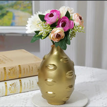 Load image into Gallery viewer, Lip Vase