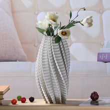 Load image into Gallery viewer, Hesli 3D Spiral Vase
