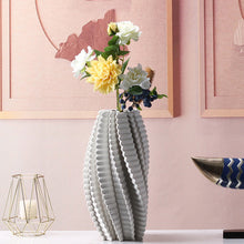 Load image into Gallery viewer, Hesli 3D Spiral Vase