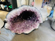 Load image into Gallery viewer, Amethyst Geode