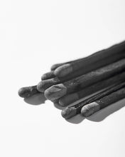 Load image into Gallery viewer, Round Match Striker - Black Matches
