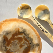 Load image into Gallery viewer, Resin Salad Serving Bowl - Matching Server tiger