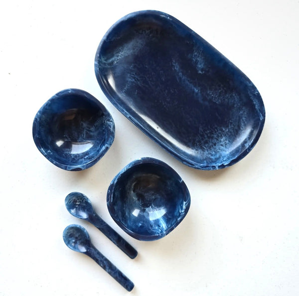 Small Serving Tray with 2 Bowls & Spoons