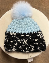 Load image into Gallery viewer, Beanie Pomster - ice blue, black &amp; white blend