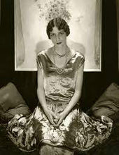 Load image into Gallery viewer, Vintage Fashion: Collecting and wearing designer classics